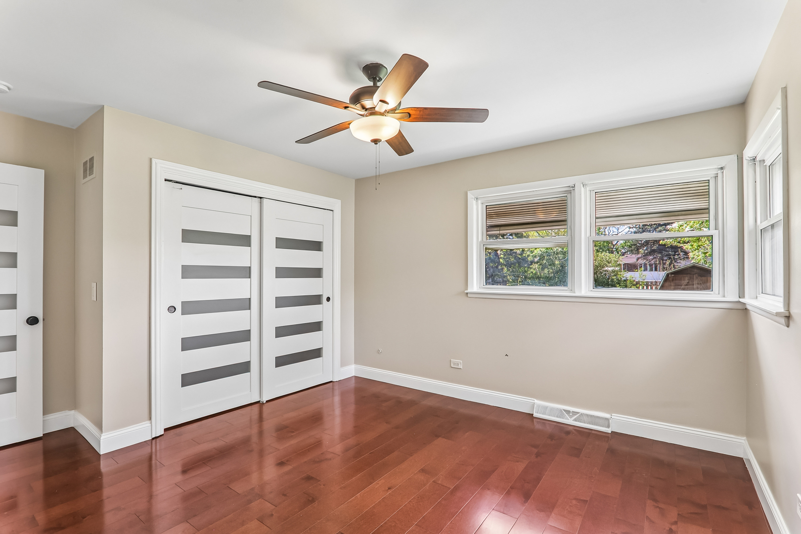 807 E Golfview Drive Property Photo 14