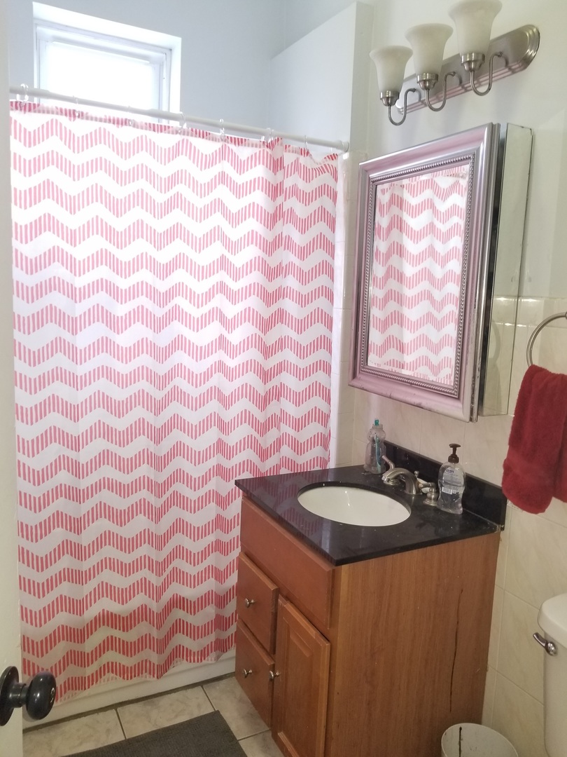 1143 N Rockwell Street Property Photo 5