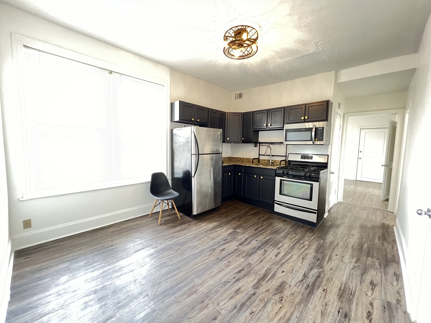 1143 N Rockwell Street Property Photo 12