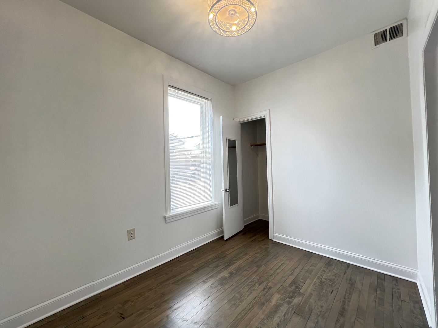 1143 N Rockwell Street Property Photo 20