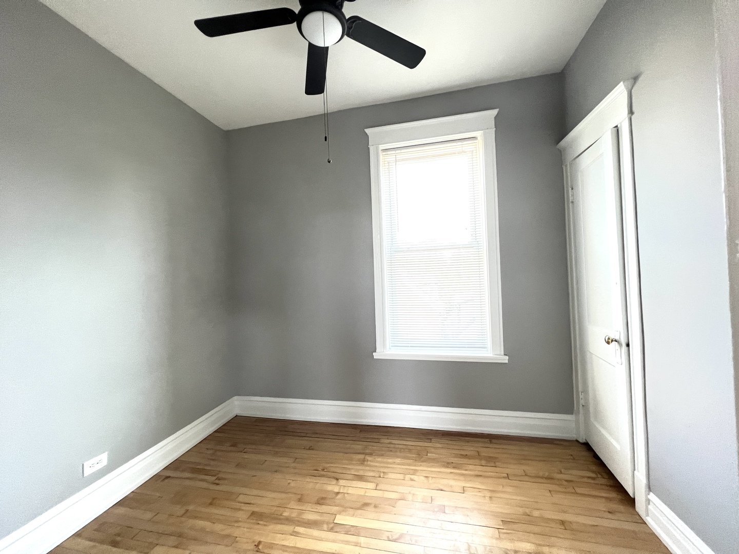 1143 N Rockwell Street Property Photo 28