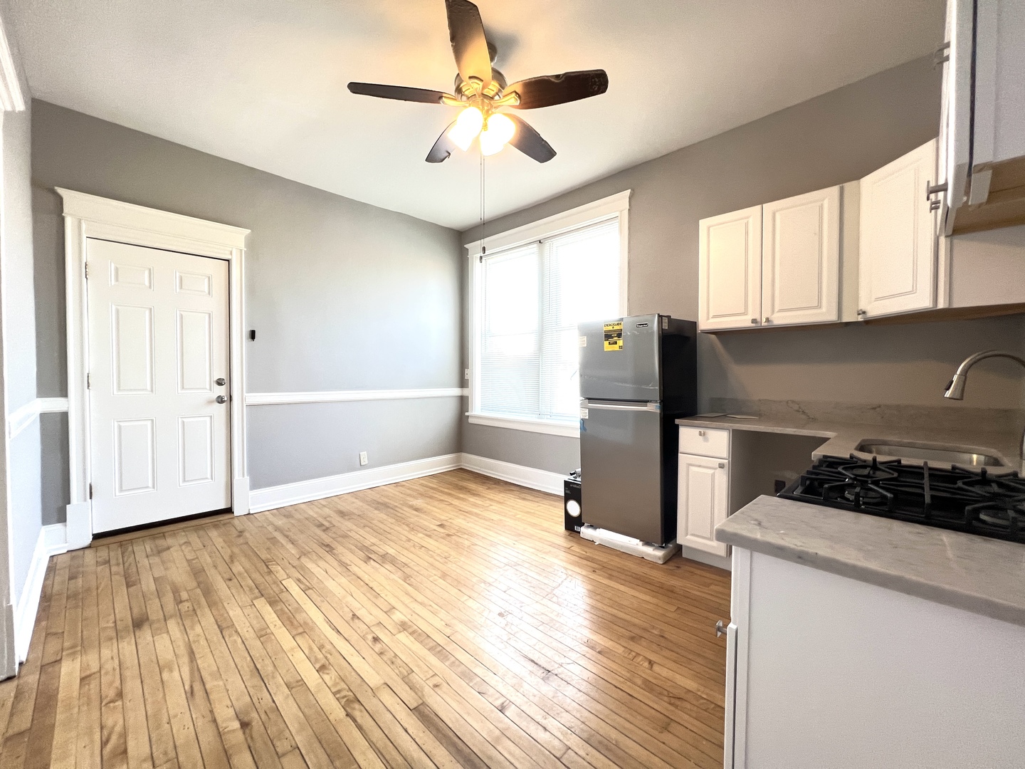 1143 N Rockwell Street Property Photo 32