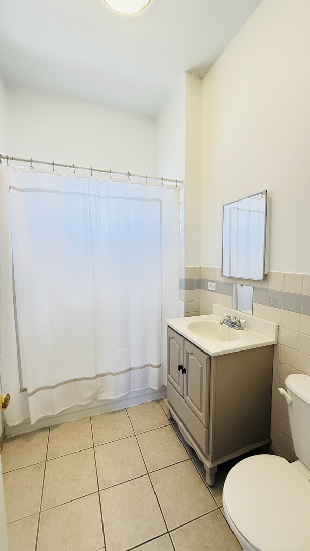 1143 N Rockwell Street Property Photo 33
