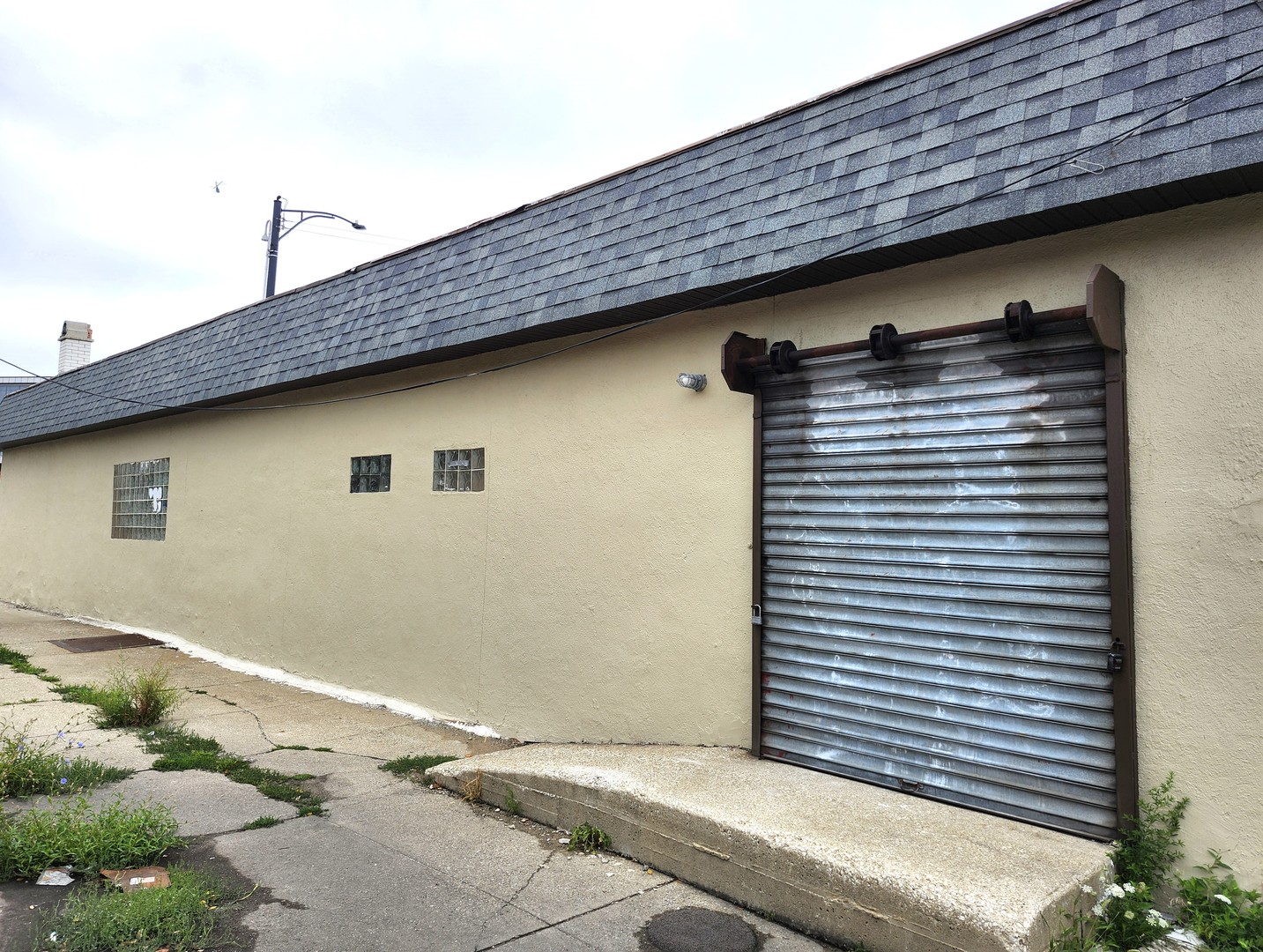 2291 S Archer Avenue Property Photo 3