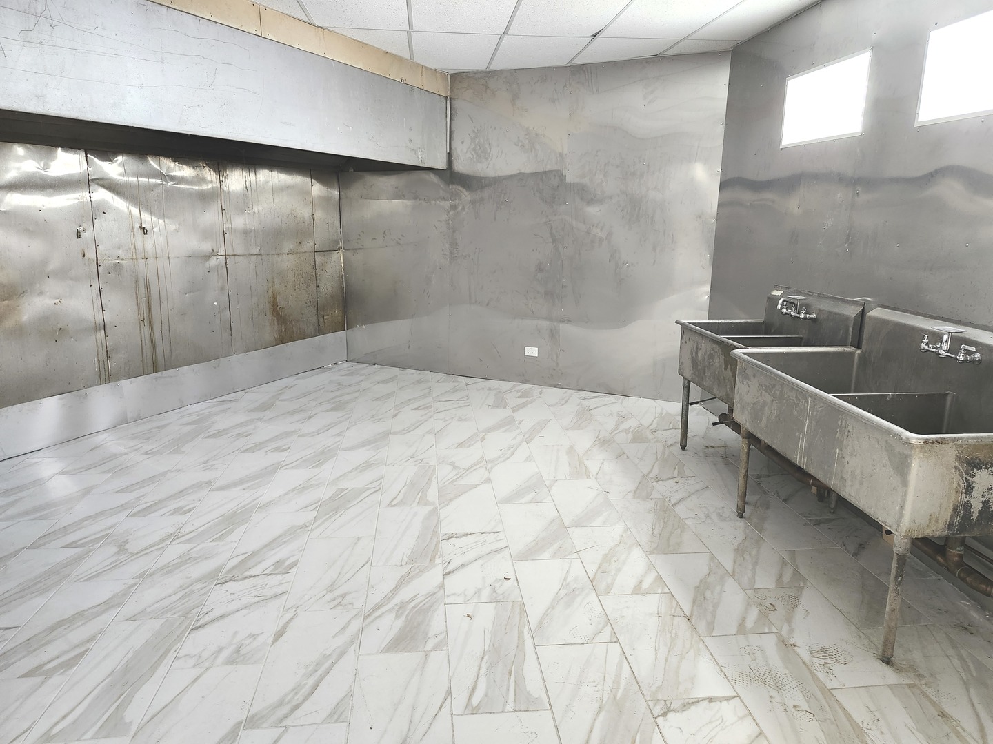 2291 S Archer Avenue Property Photo 8