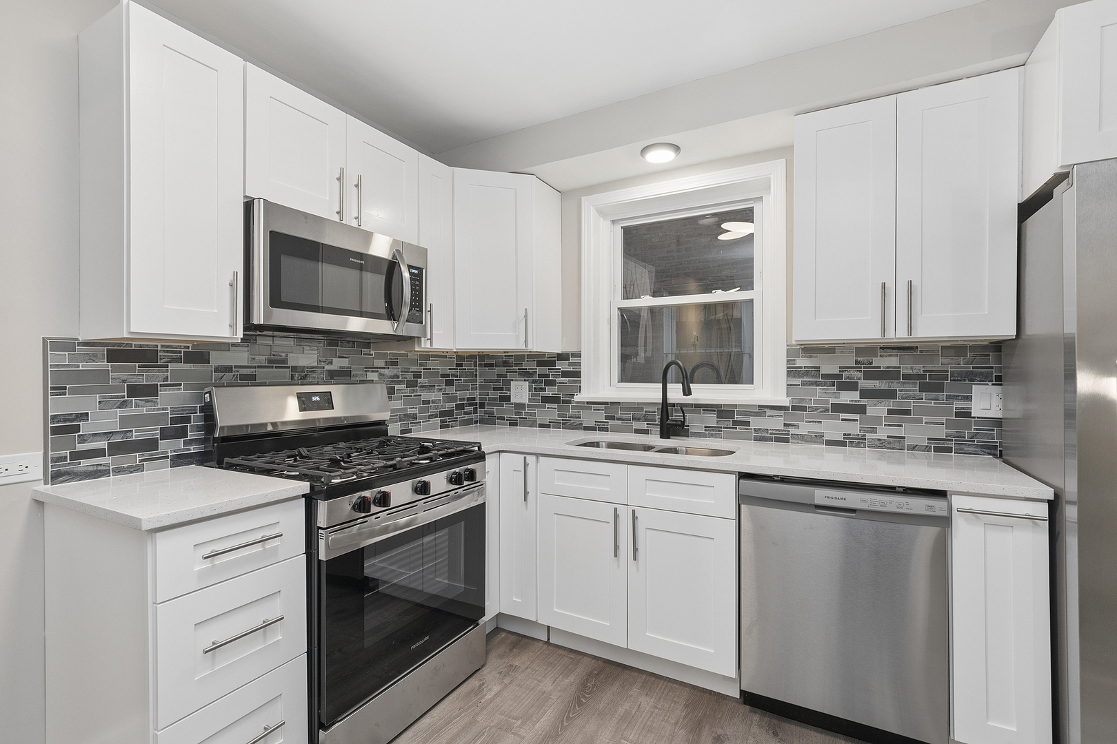 10106 S Crandon Avenue Property Photo 6