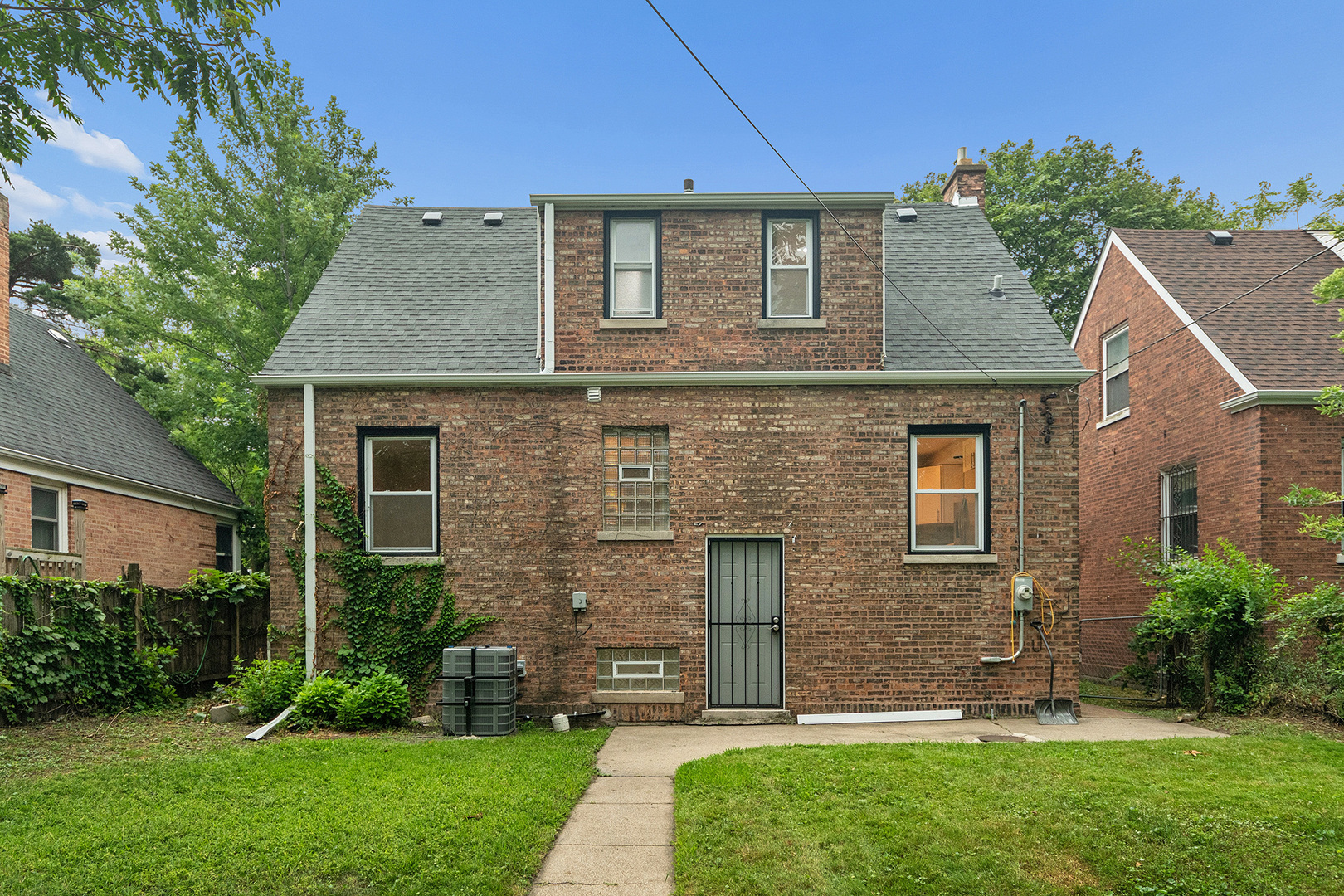 10106 S Crandon Avenue Property Photo 17