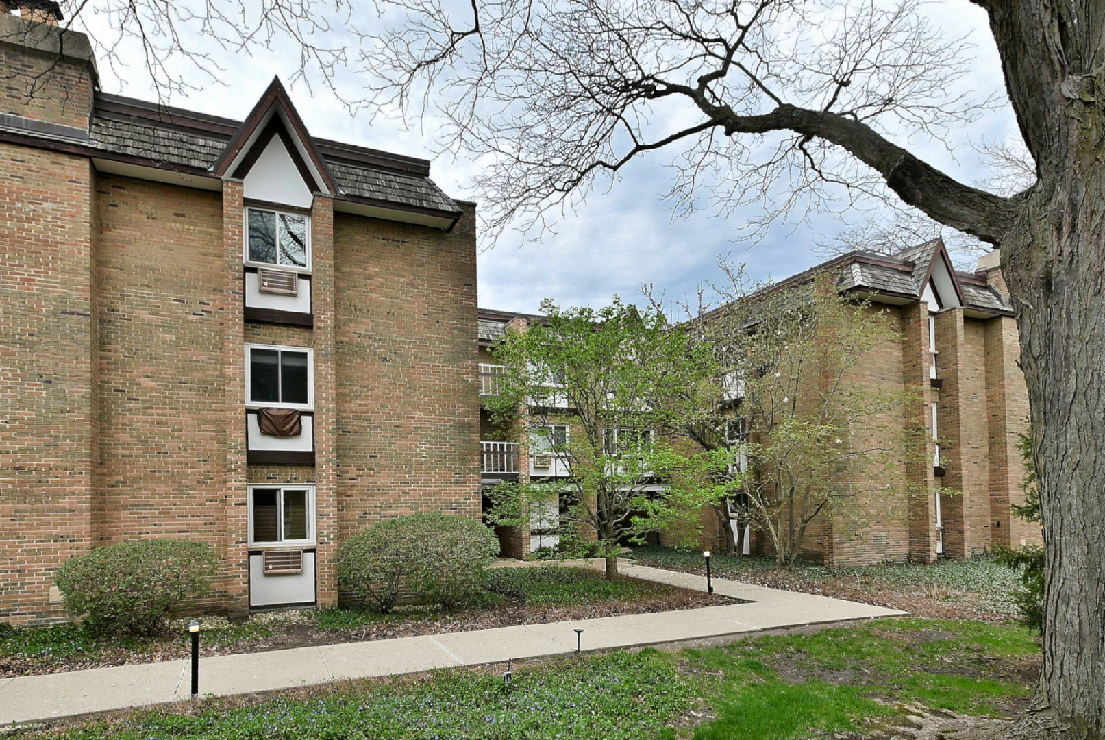 360 Claymoor Avenue 2e Property Photo 2