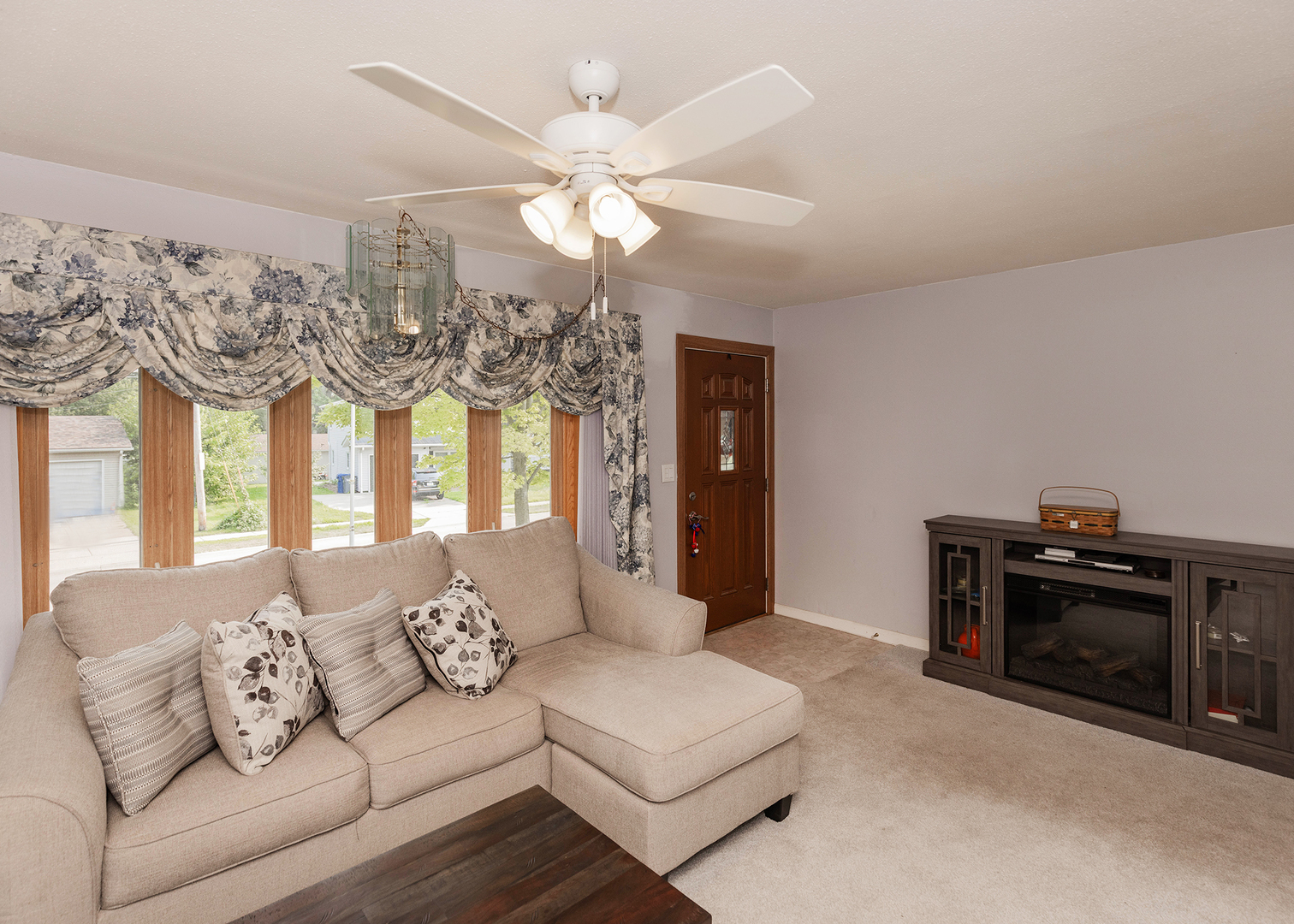 1114 Hillside Drive Property Photo 4