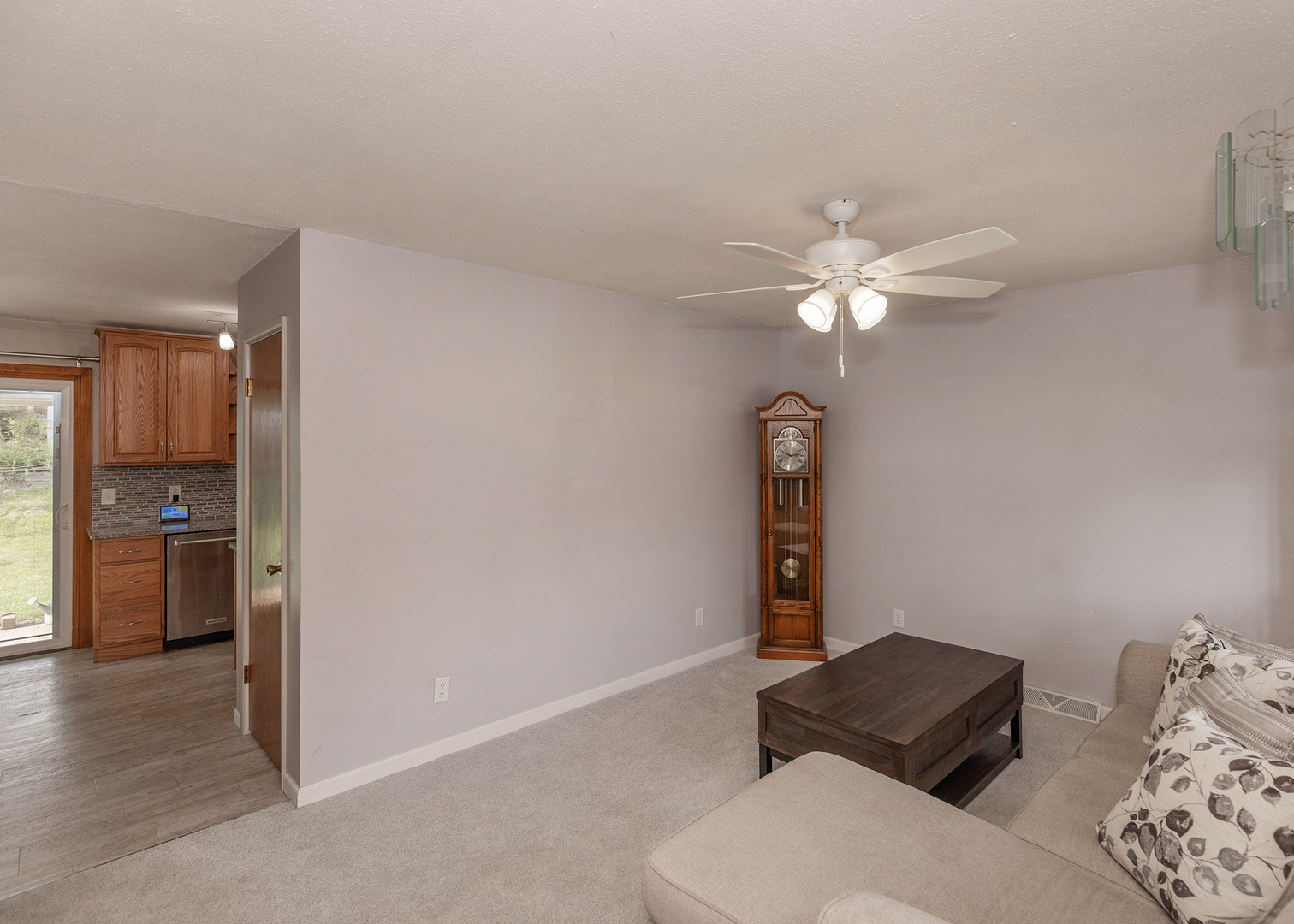 1114 Hillside Drive Property Photo 5