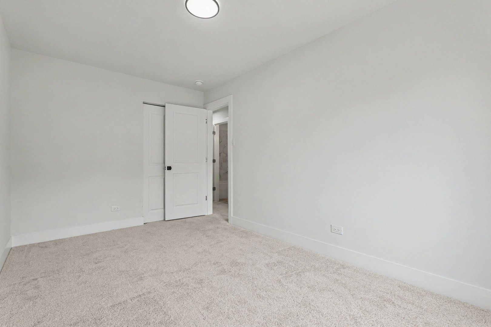 8308 S Anthony Avenue Property Photo 4
