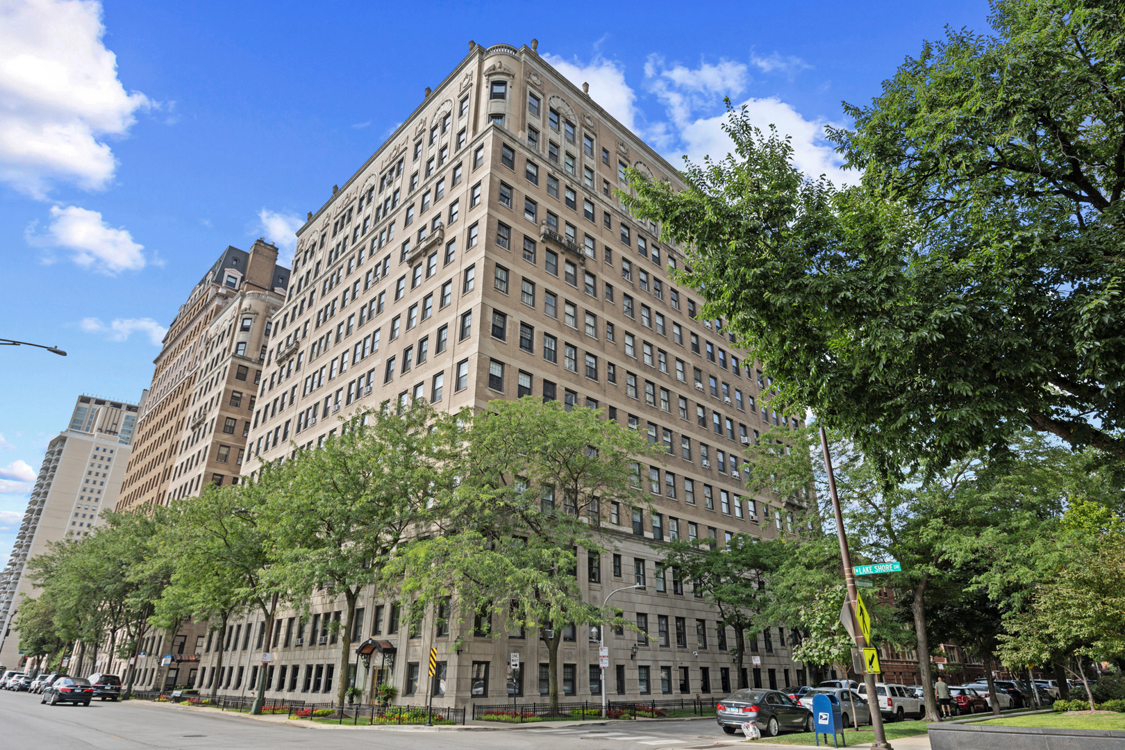 3530 N Lake Shore Drive 7b Property Photo 1