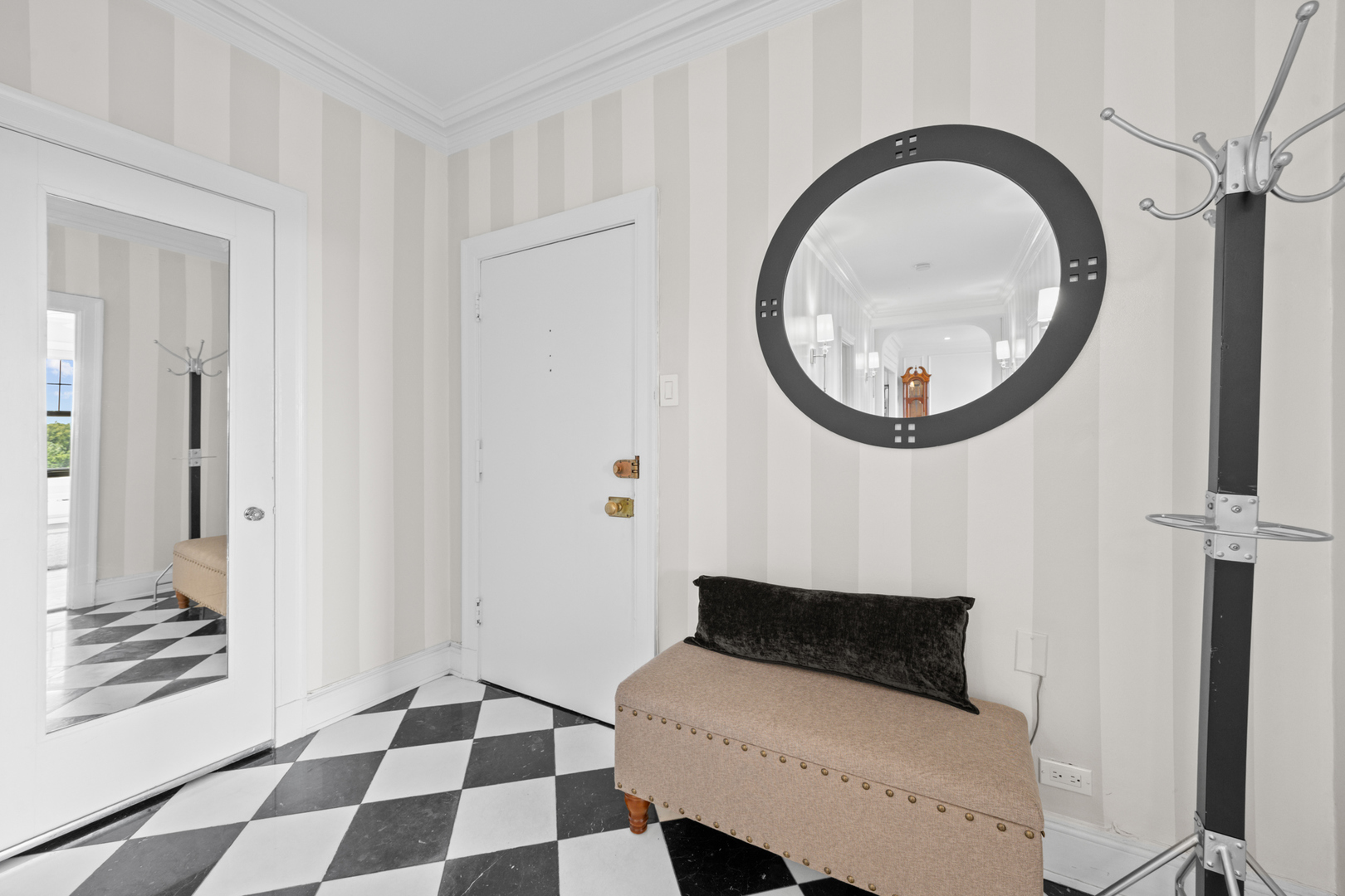 3530 N Lake Shore Drive 7b Property Photo 4