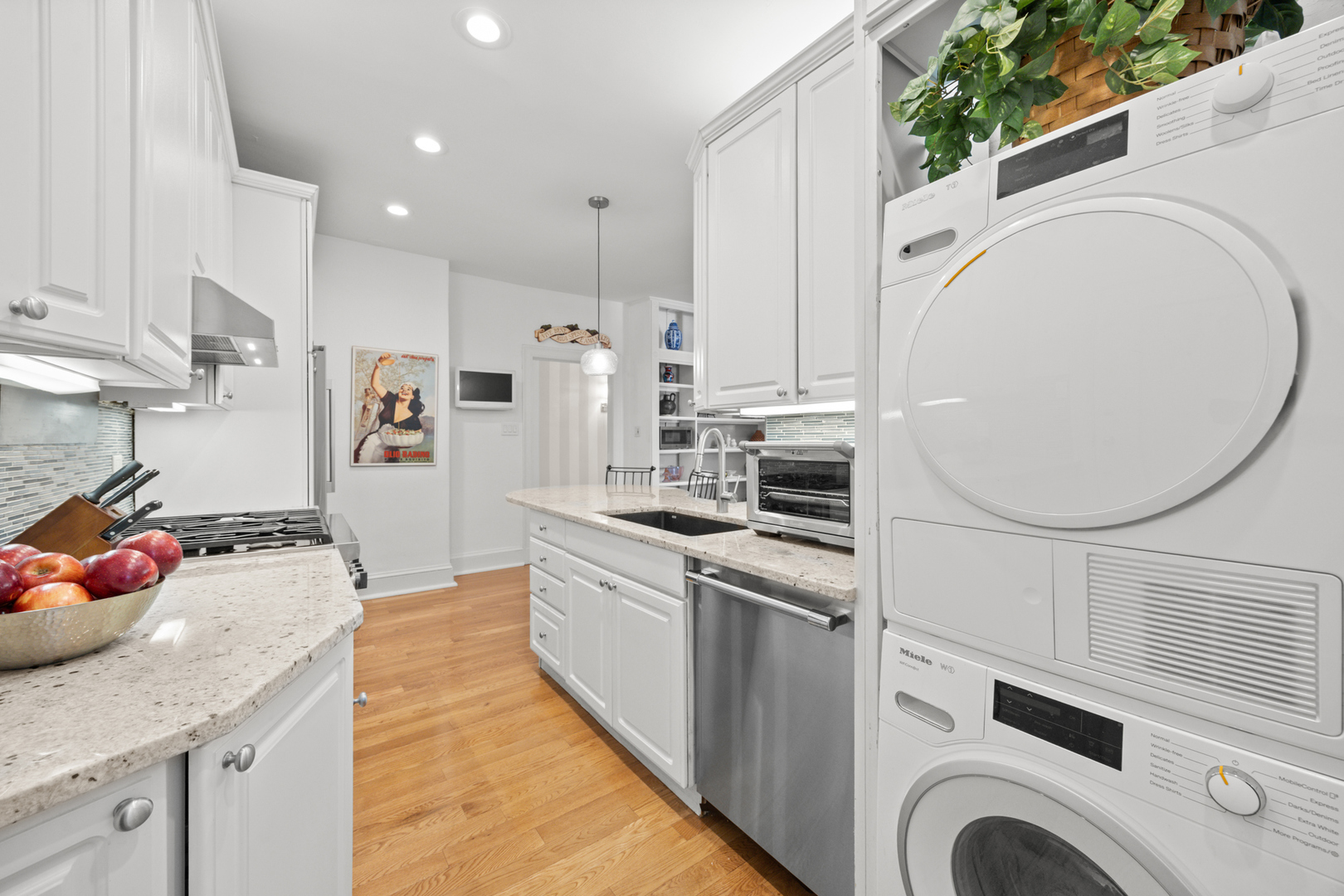 3530 N Lake Shore Drive 7b Property Photo 12