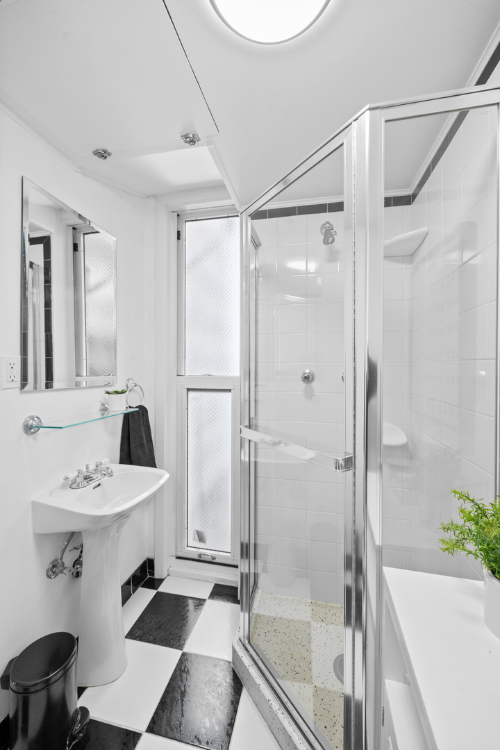 3530 N Lake Shore Drive 7b Property Photo 21
