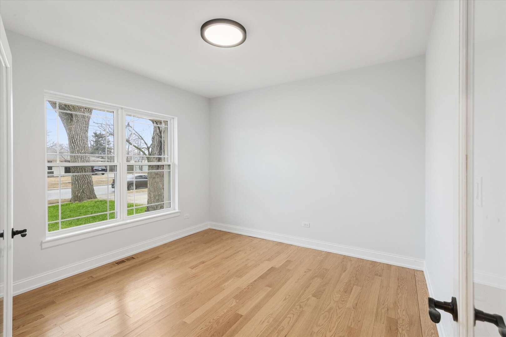 10832 Massasoit Avenue Property Photo 4