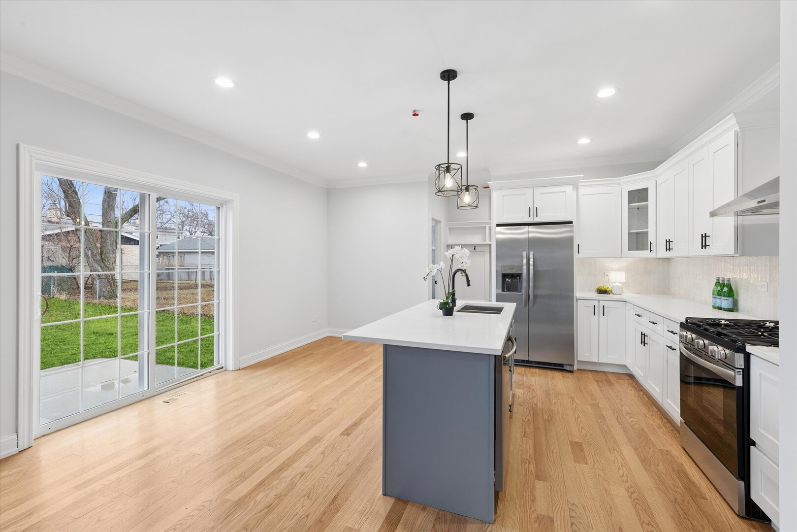 10832 Massasoit Avenue Property Photo 10