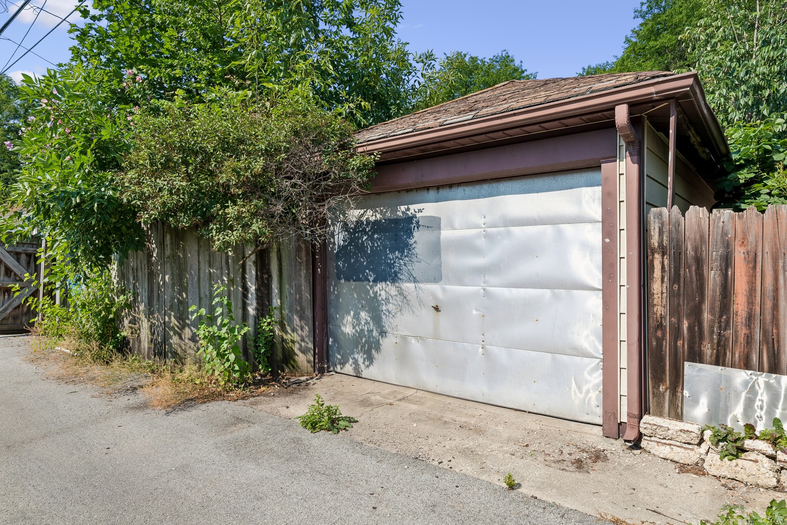 3317 N Rutherford Avenue Property Photo 20
