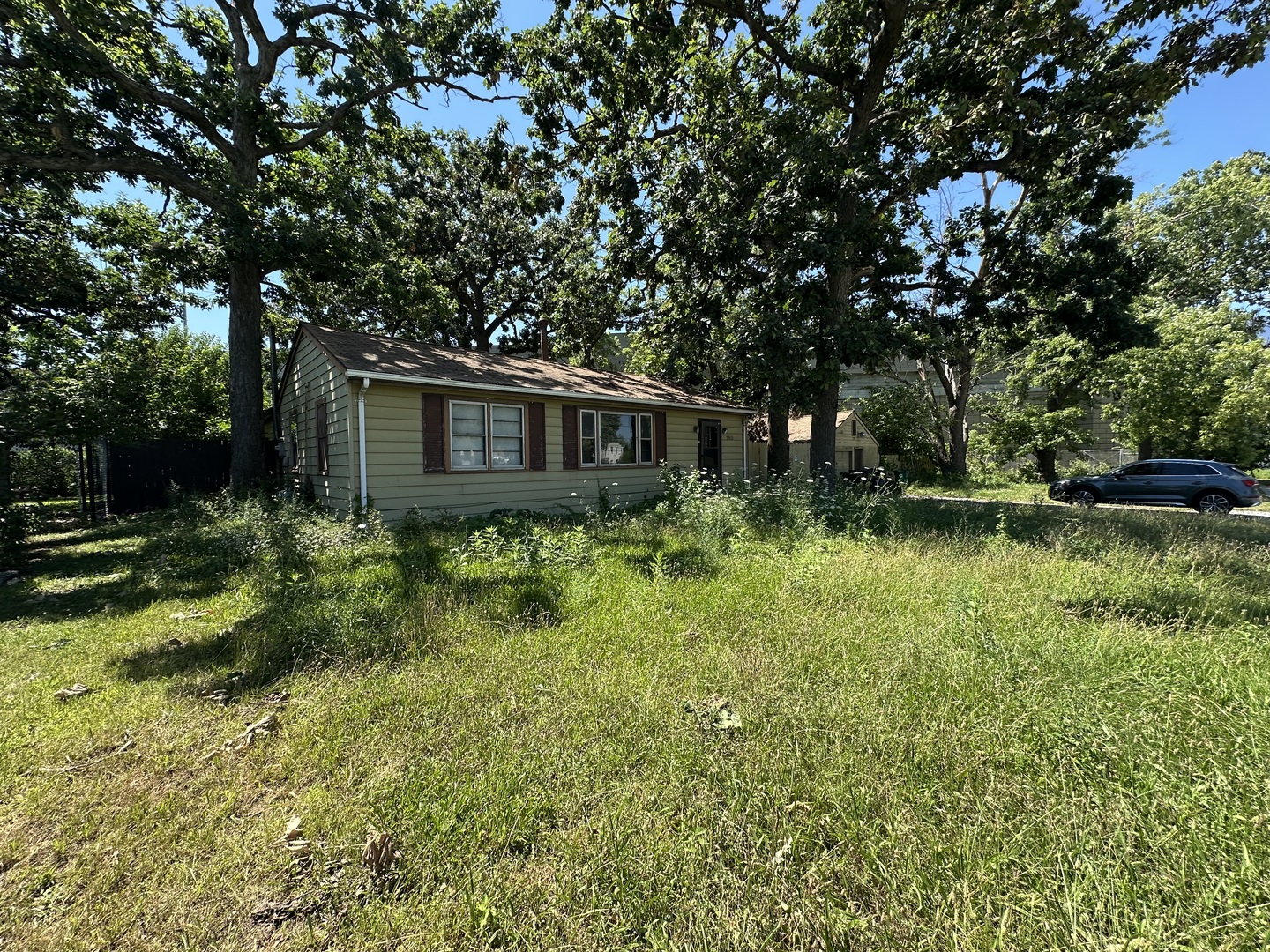 7903 W 87th Street Property Photo 3