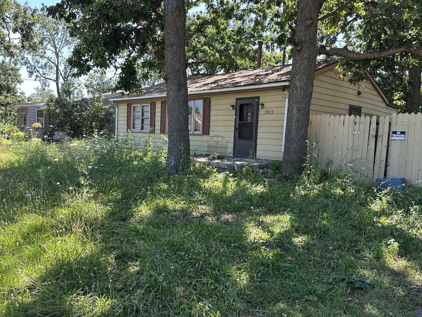 7903 W 87th Street Property Photo 5