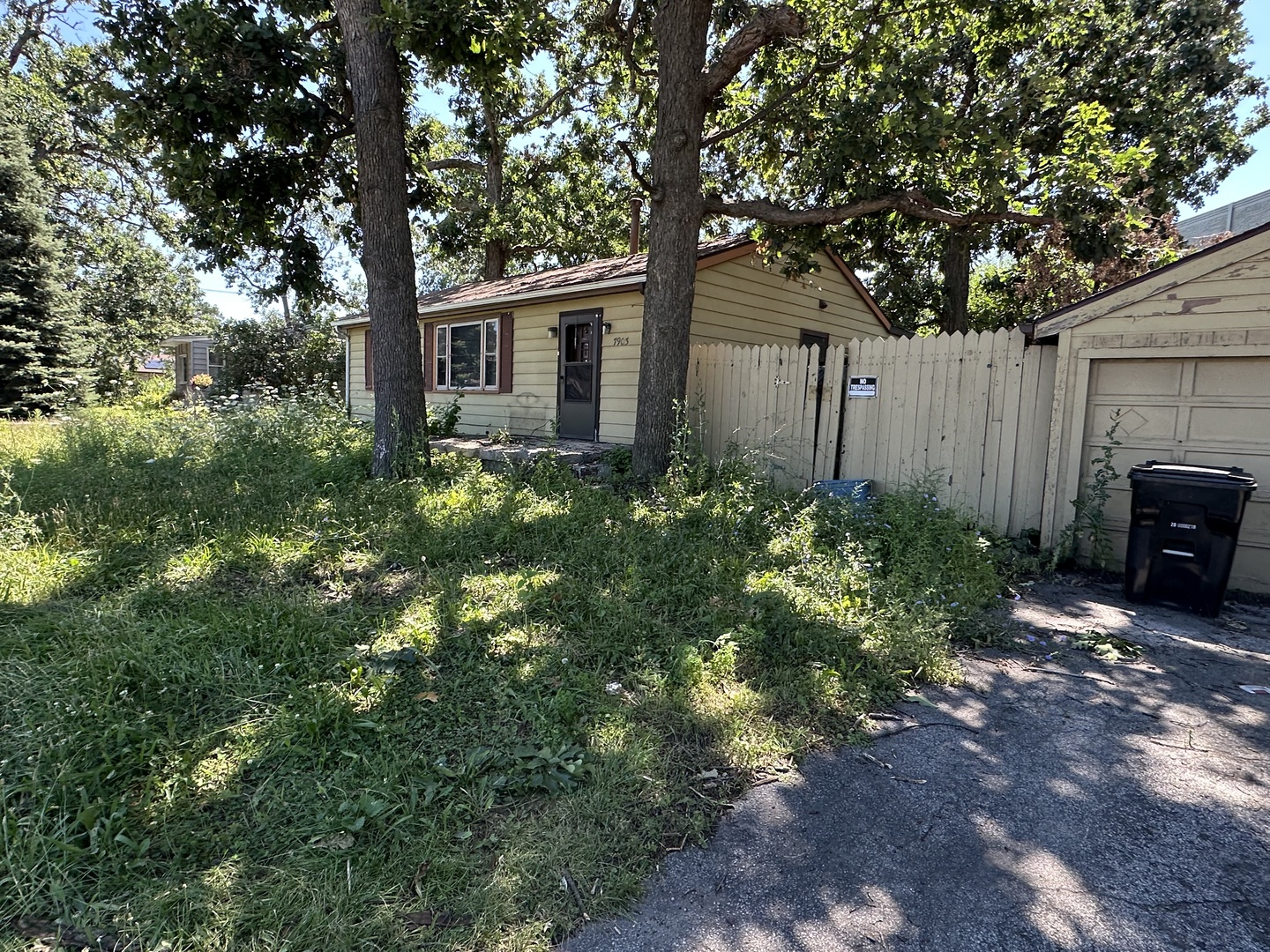 7903 W 87th Street Property Photo 7