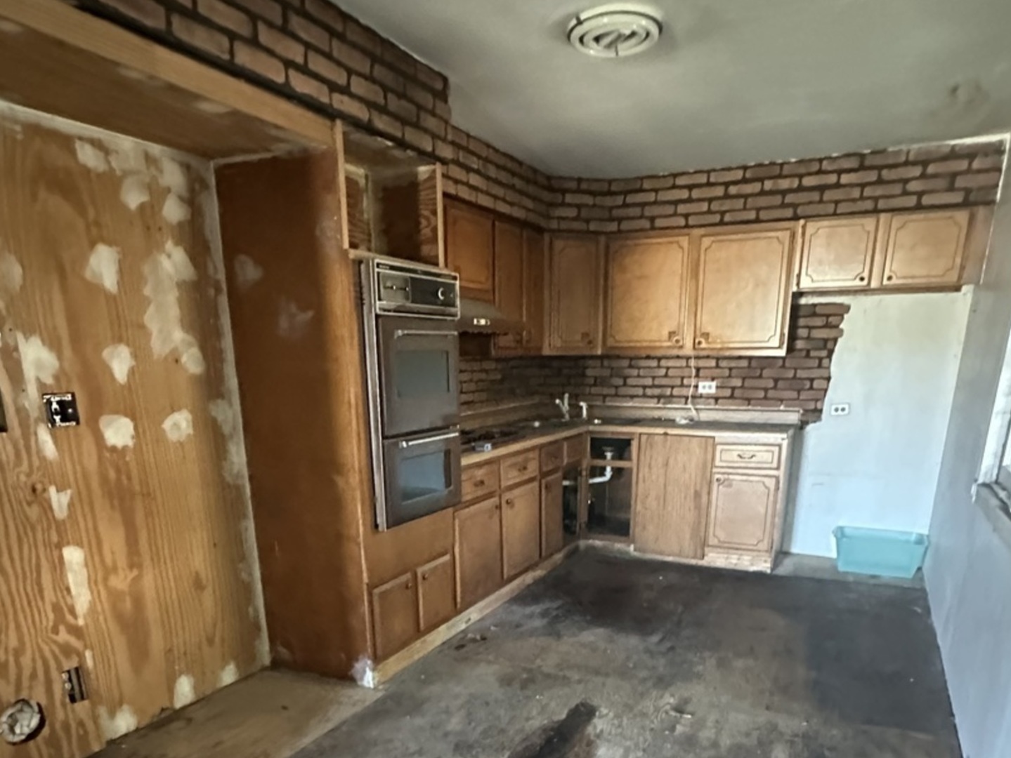 7903 W 87th Street Property Photo 12