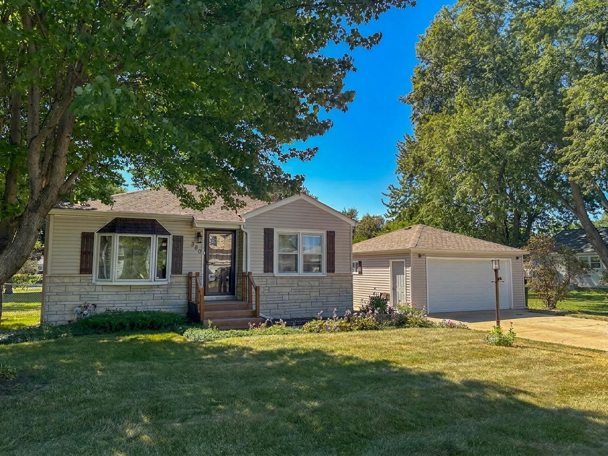 380 Charlotte Avenue Property Photo 1