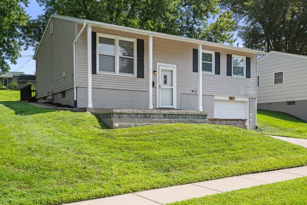 1272 Golden Valley Drive Property Photo 2
