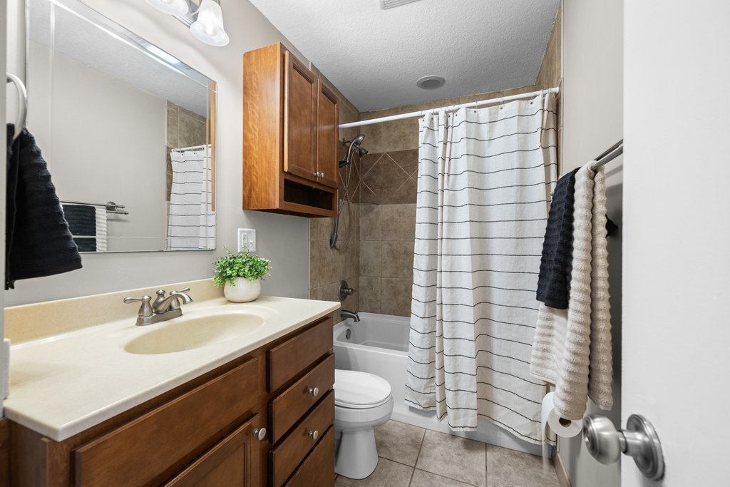 1272 Golden Valley Drive Property Photo 15
