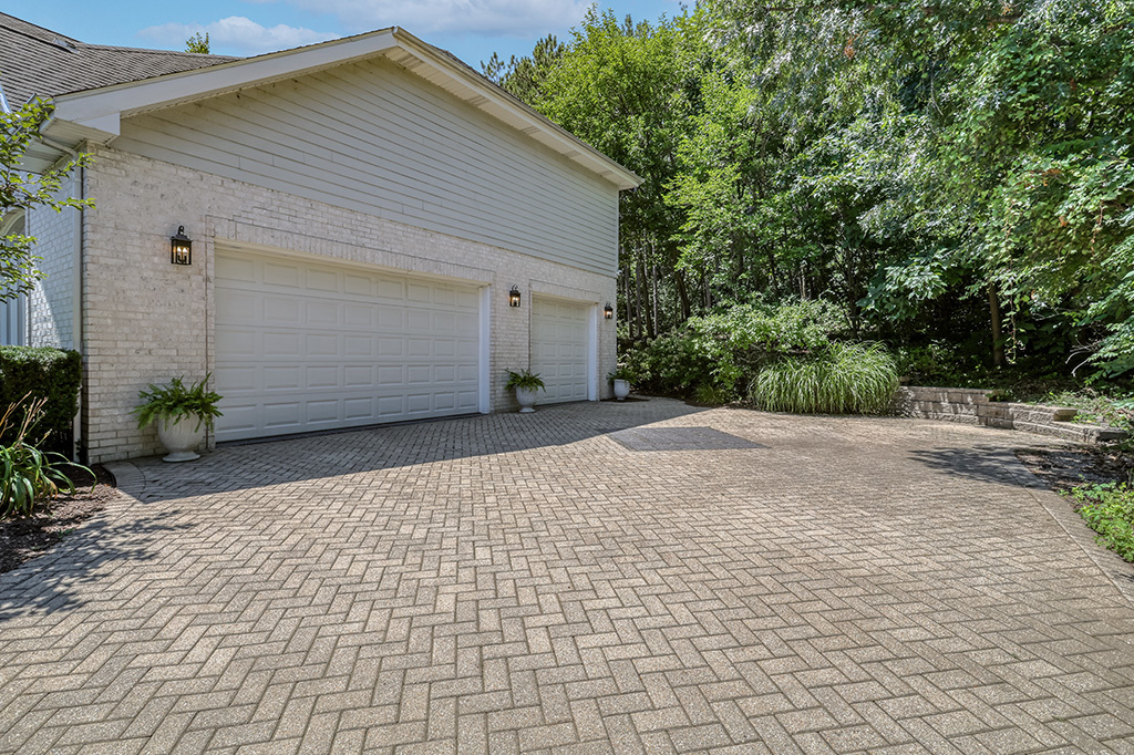 16556 Pine Hill Drive Property Photo 7