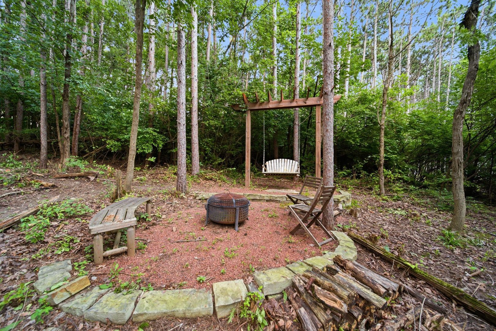 16556 Pine Hill Drive Property Photo 14