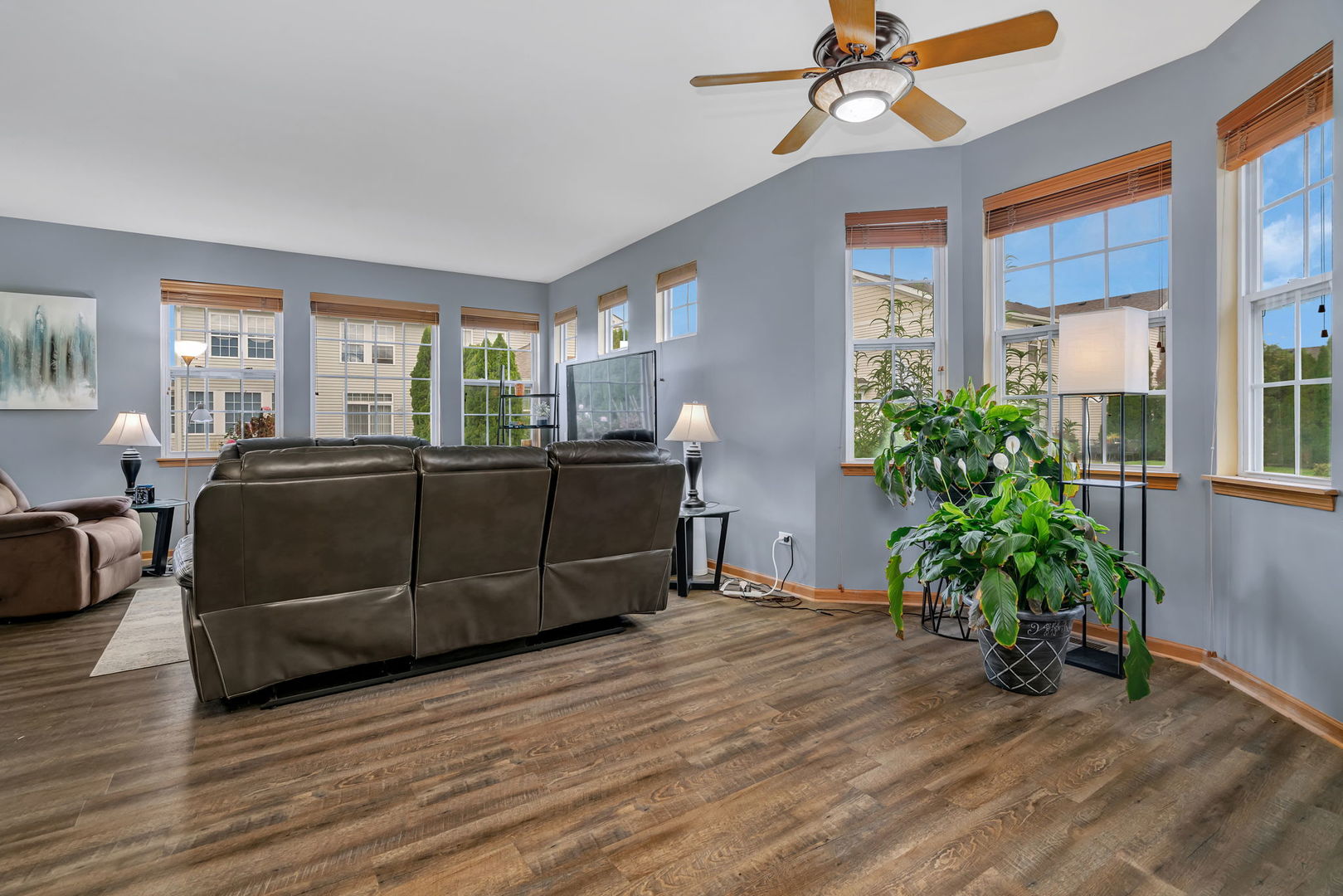16107 Huron Street Property Photo 5