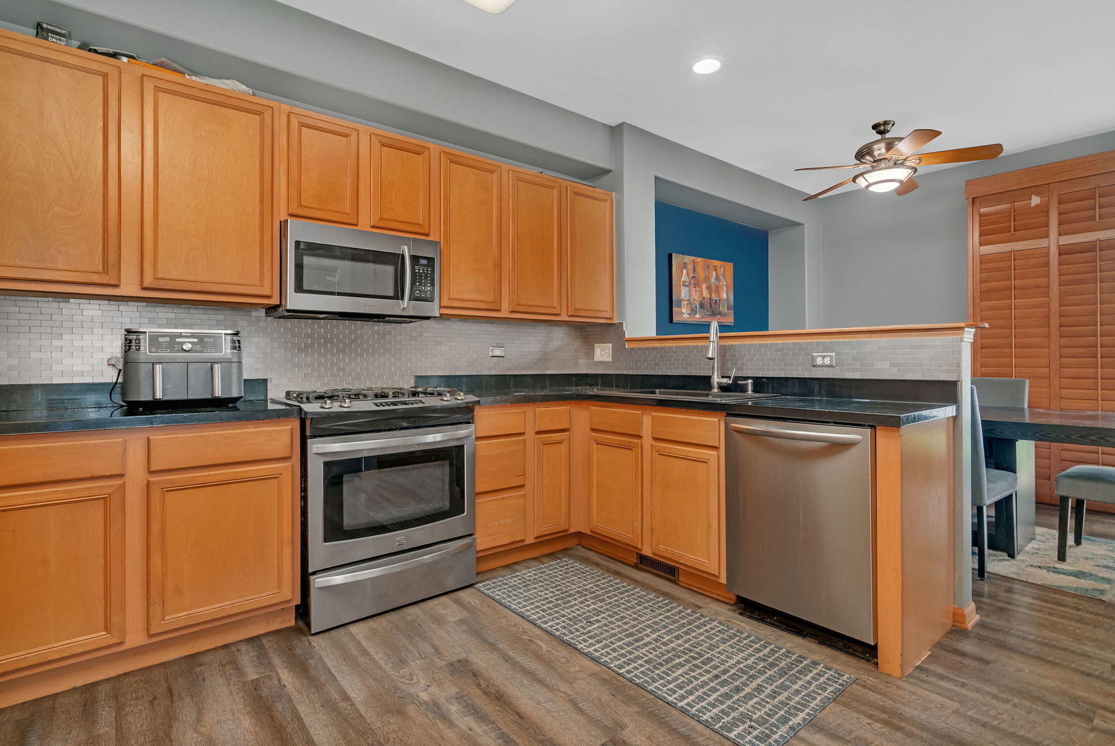 16107 Huron Street Property Photo 11