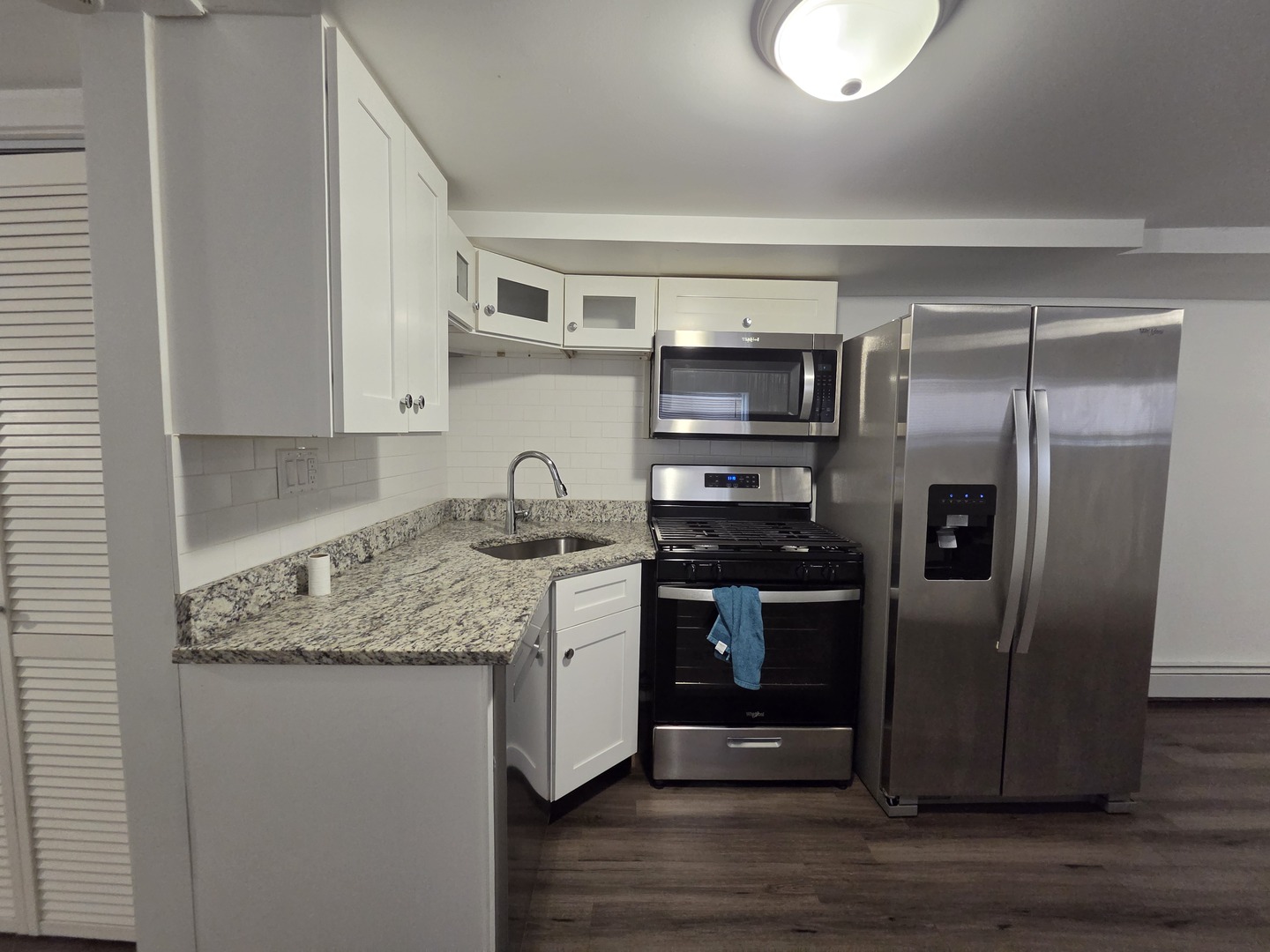 5718 W Melrose Street B Property Photo 6
