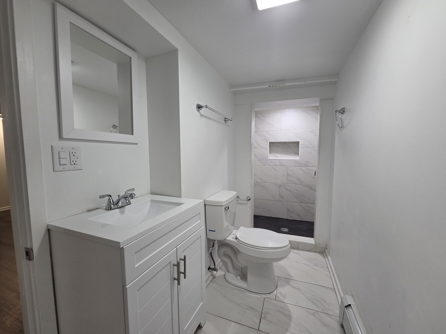 5718 W Melrose Street B Property Photo 13