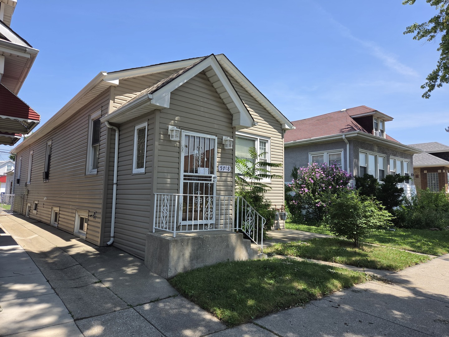 5718 W Melrose Street B Property Photo 17