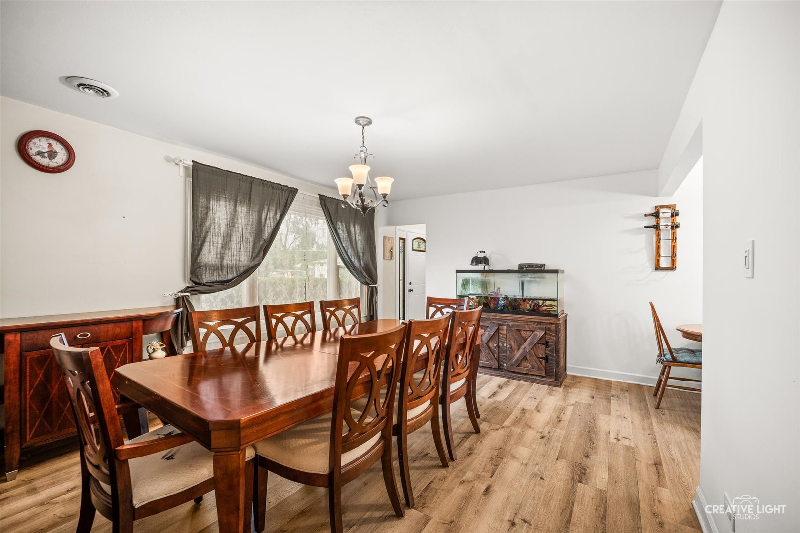 111 E 14th Place Property Photo 8