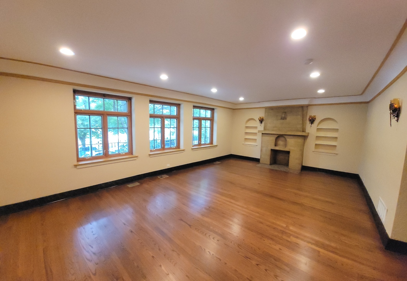2151 W Granville Avenue 1 Property Photo 2