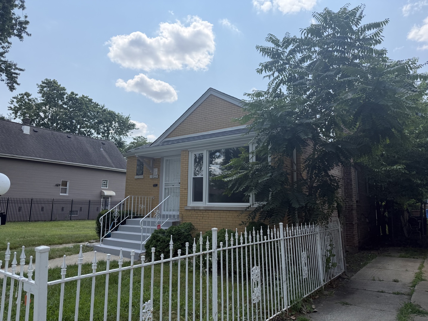10122 S Wallace Street Property Photo 3