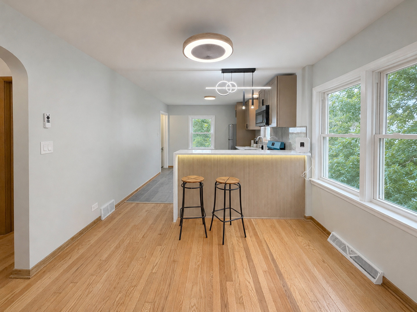 10122 S Wallace Street Property Photo 6