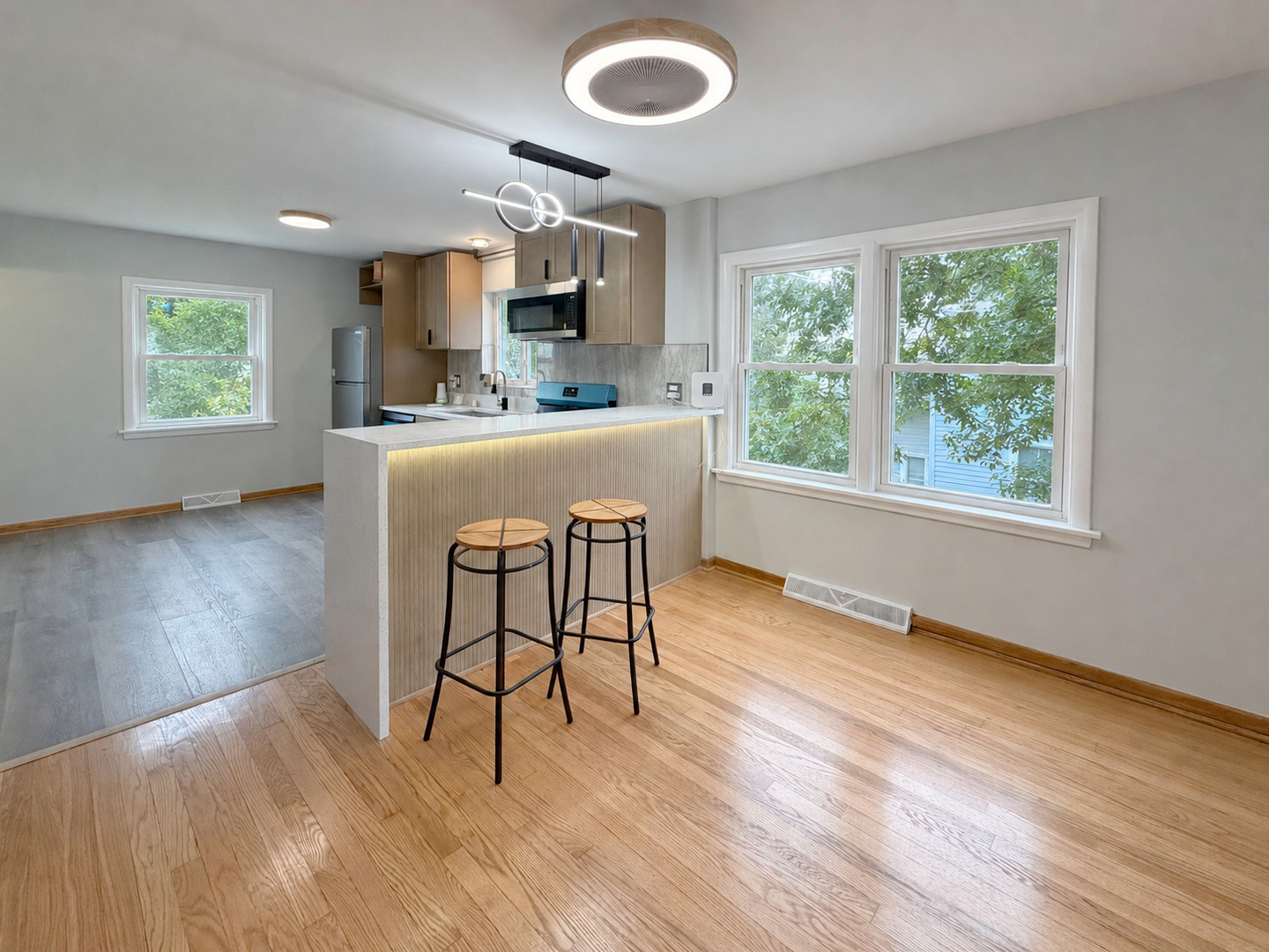 10122 S Wallace Street Property Photo 7