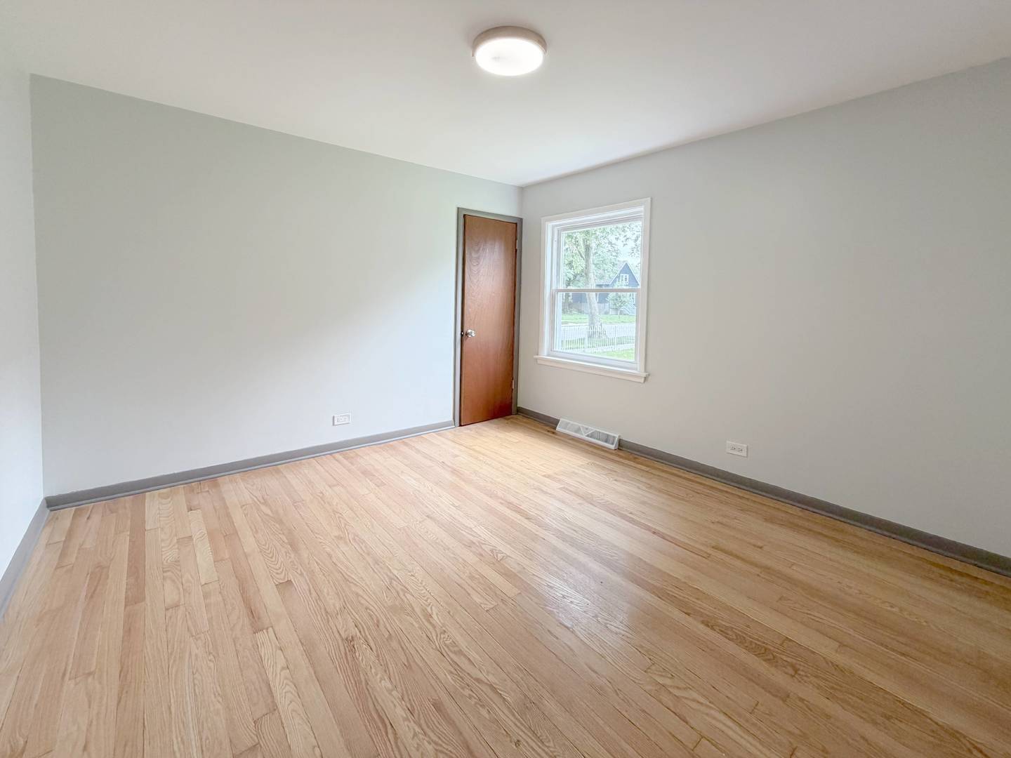 10122 S Wallace Street Property Photo 9