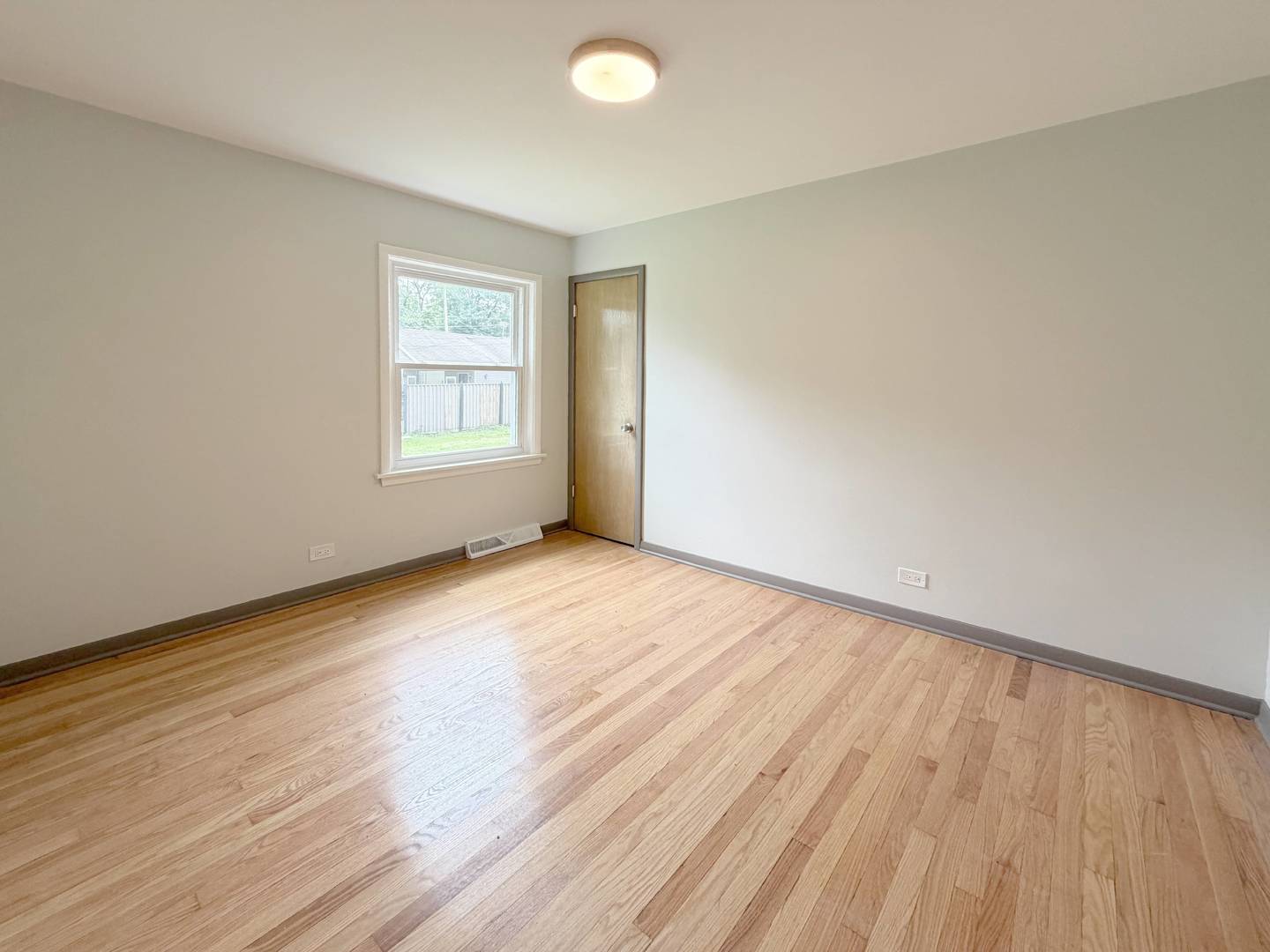 10122 S Wallace Street Property Photo 10