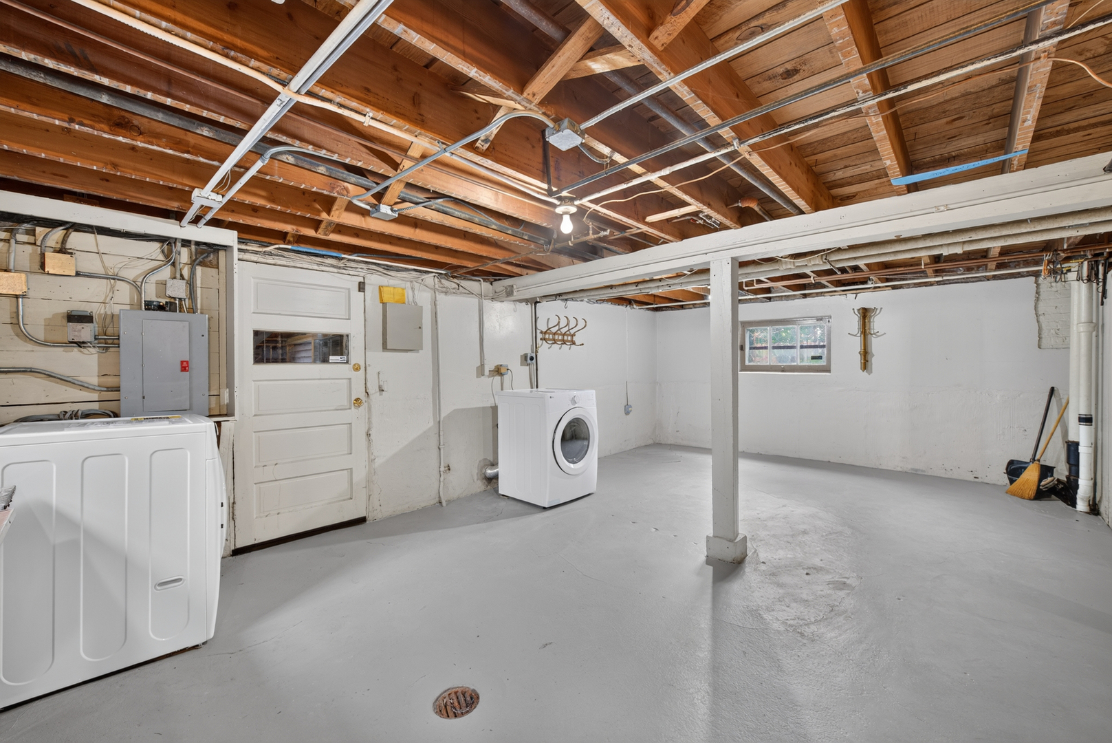 1100 S Scoville Avenue Property Photo 28
