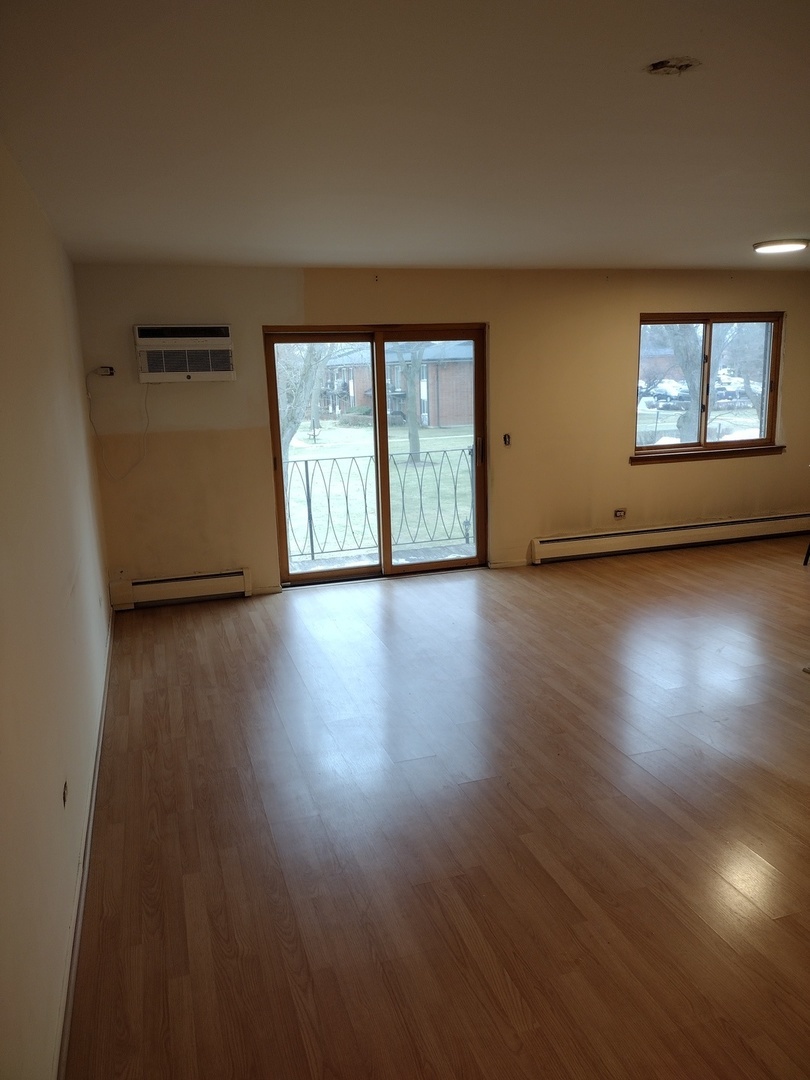1210 N Dale Avenue 2i Property Photo 3