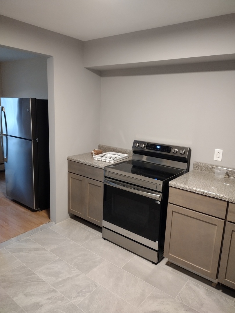 1210 N Dale Avenue 2i Property Photo 5