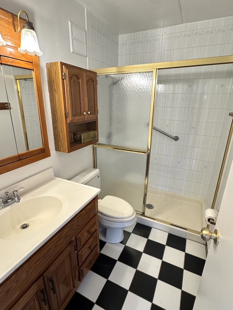 225 S Rohlwing Road 618 Property Photo 8