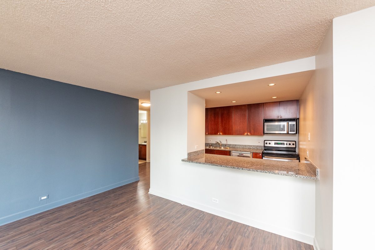 30 E Huron Street 904 Property Photo 5