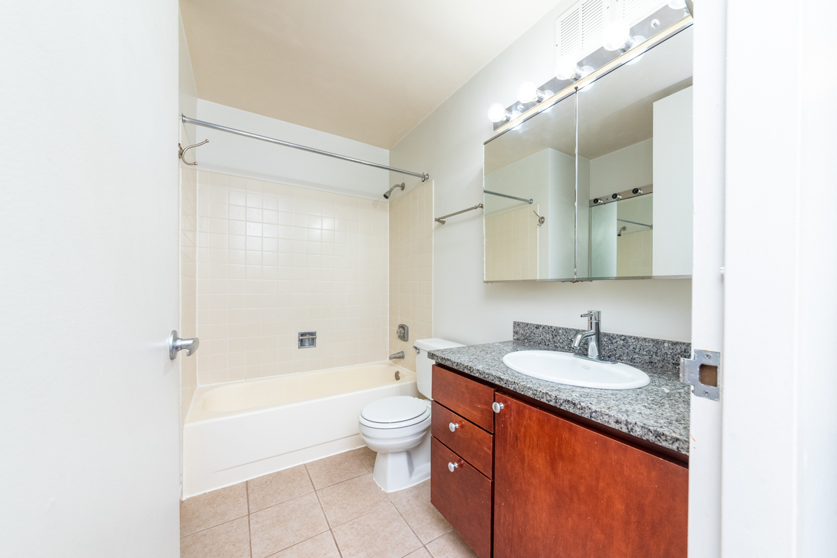 30 E Huron Street 904 Property Photo 12