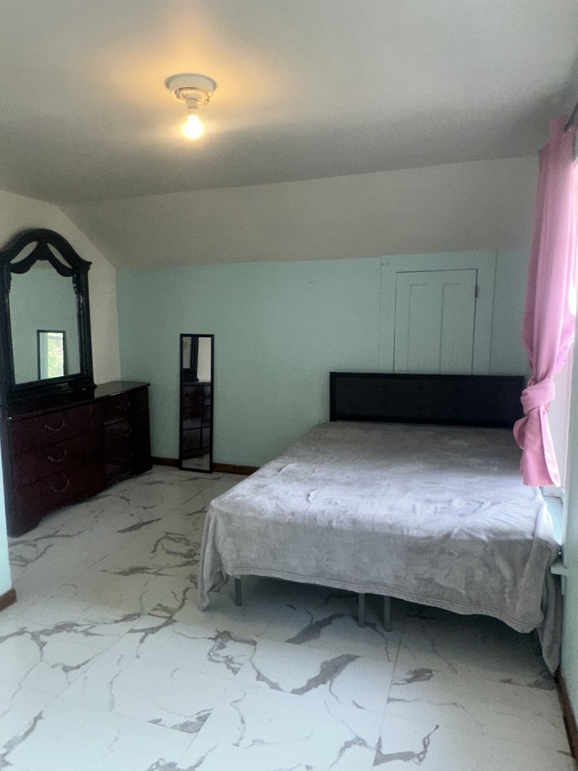 108 E Webster Street Property Photo 4